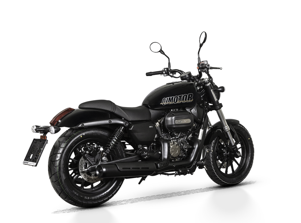 QJMOTOR SRV 12 in Schwarz – Heckansicht
