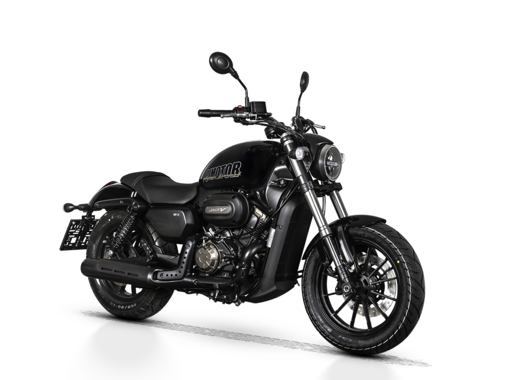 QJMOTOR SRV 12 in Schwarz – Dreiviertelansicht