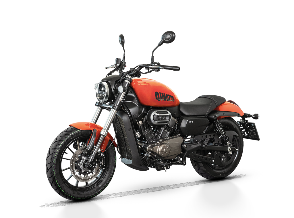 QJMOTOR SRV 12 in Orange – Dreiviertelansicht